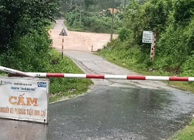 Quảng Trị ngập lụt nghiêm trọng, hàng trăm hộ dân phải di dời khẩn cấp, 1 người mất tích