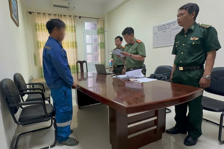 Khởi tố chủ tàu Tổ chức cho người khác xuất cảnh trái phép
