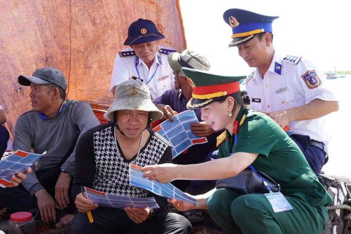 Vùng Cảnh sát biển 2 ra quân cao điểm chống khai thác IUU