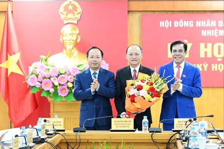 Bầu bổ sung chức danh lãnh đạo HĐND, UBND tỉnh Hà Tĩnh