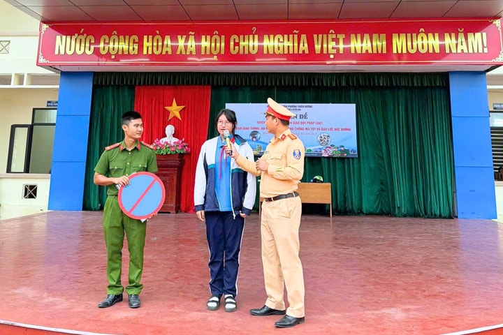 Tăng cường kỹ năng an toàn giao thông và phòng chống bạo lực học đường