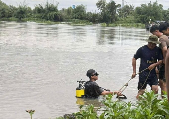 Tây Ninh: Tìm người đàn ông mất tích trên sông Vàm Cỏ Đông