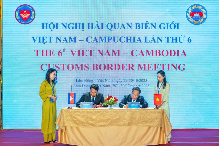Hải quan Việt Nam và Campuchia tăng cường kiểm soát biên giới, phòng chống buôn lậu