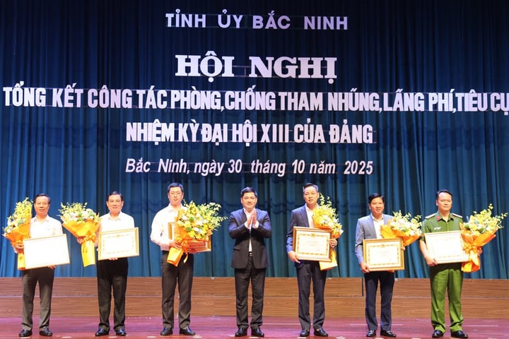 TAND tỉnh Bắc Ninh nhận Bằng khen trong công tác phòng, chống tham nhũng, lãng phí, tiêu cực