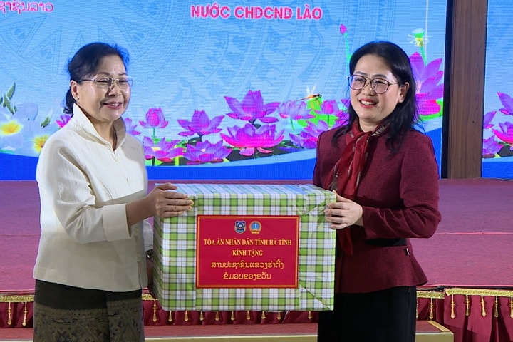 Đoàn Tòa án nhân dân tối cao Lào thăm và giao lưu hữu nghị với Tòa án nhân dân tỉnh Hà Tĩnh