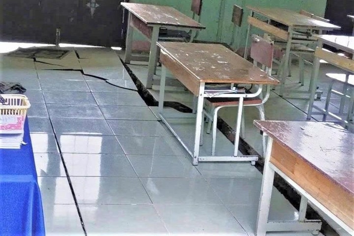 Điểm trường ở vùng cao Đà Nẵng bị nứt nghiêm trọng sau mưa lũ