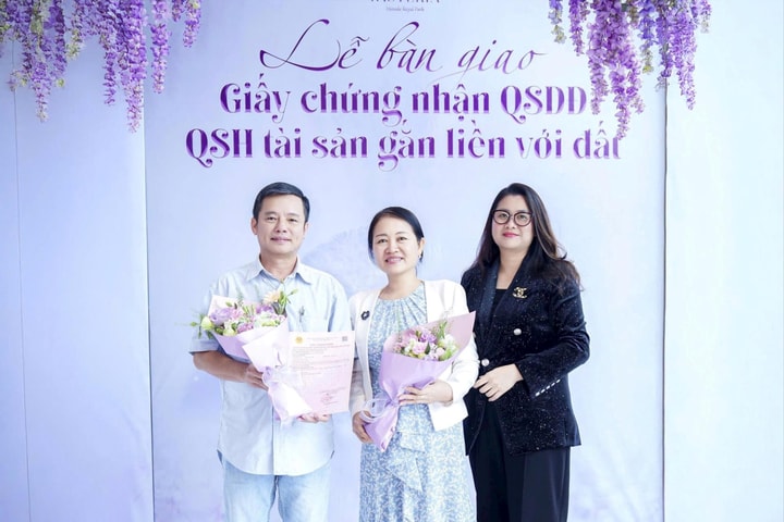 The Wisteria bàn giao sổ hồng cho cư dân