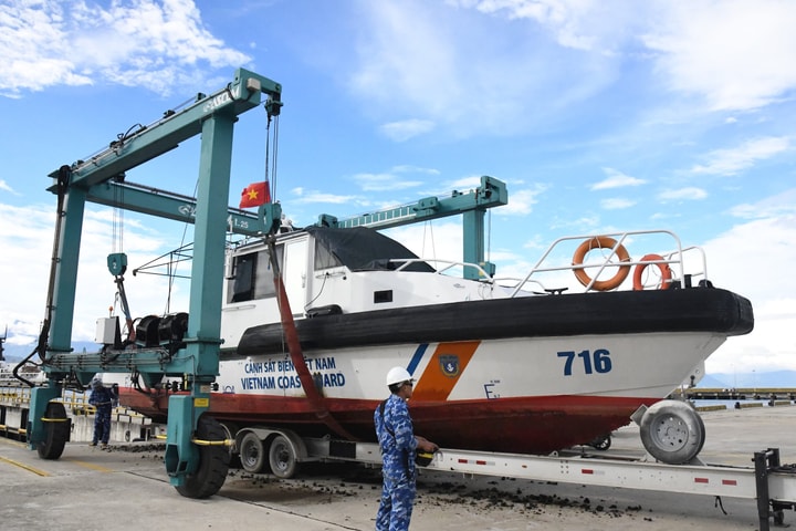 Bộ Tư lệnh Vùng Cảnh sát biển 3 chủ động ứng phó với bão số 13