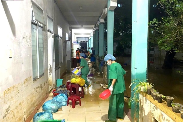 Bộ Y tế cảnh báo nguy cơ ‘dịch chồng dịch’ sau mưa bão