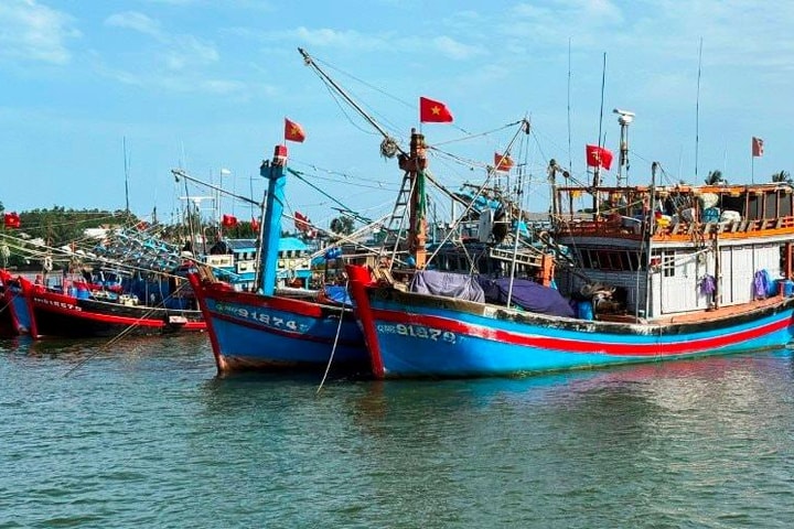 Quảng Ngãi tập trung ứng phó bão số 13