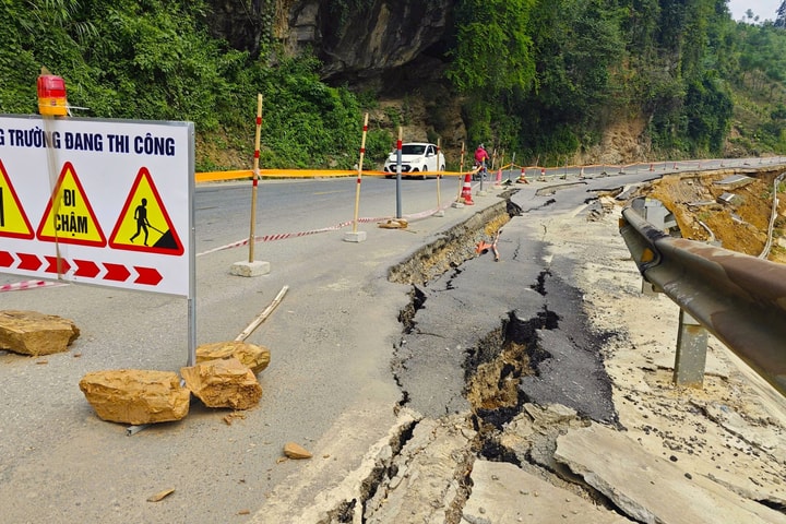Sạt lở nghiêm trọng trên Quốc lộ 3, nguy cơ mất an toàn giao thông