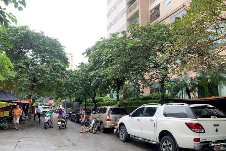 Phương tiện đỗ tràn lan: Nguy cơ chặn đường cứu hoả Bài 3: Cần chế tài mạnh và ý thức tuân thủ từ cộng đồng