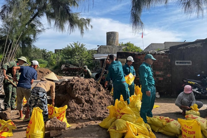 Gia Lai: Người dân xã đảo Nhơn Châu "tất bật" phòng, chống bão số 13