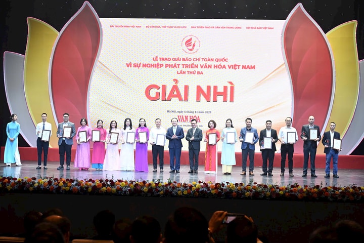 Tôn vinh 98 tác phẩm báo chí vì sự nghiệp phát triển Văn hóa Việt Nam
