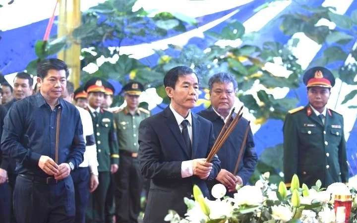 Quảng Trị truy điệu, an táng hài cốt các liệt sĩ hy sinh tại hang 8 Thanh niên xung phong đường 20 Quyết thắng