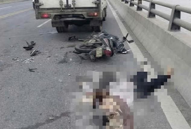 Đâm vào xe tải đang đỗ trên cầu, người đàn ông tử vong tại chỗ