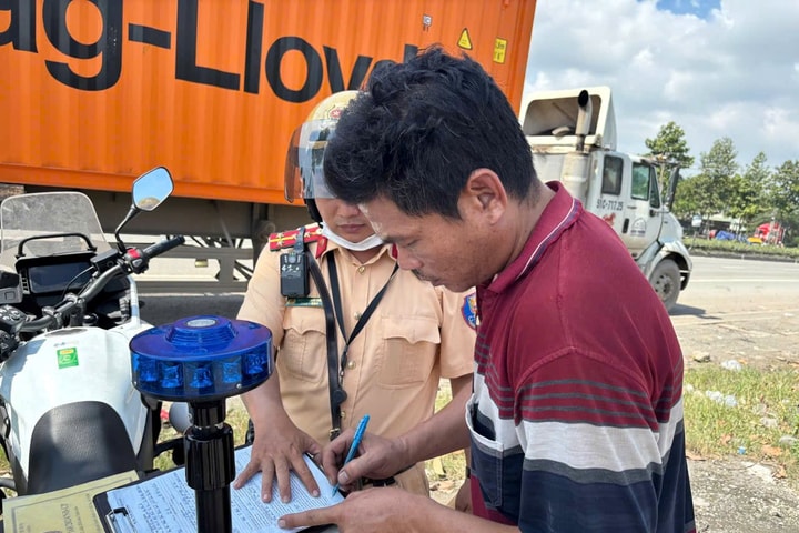 TP.HCM siết chặt kiểm soát xe tải nặng, xe quá khổ