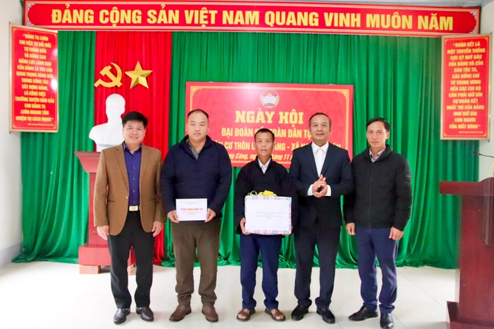 Lùng Cáng: Lan tỏa tinh thần đại đoàn kết trong xây dựng đời sống mới