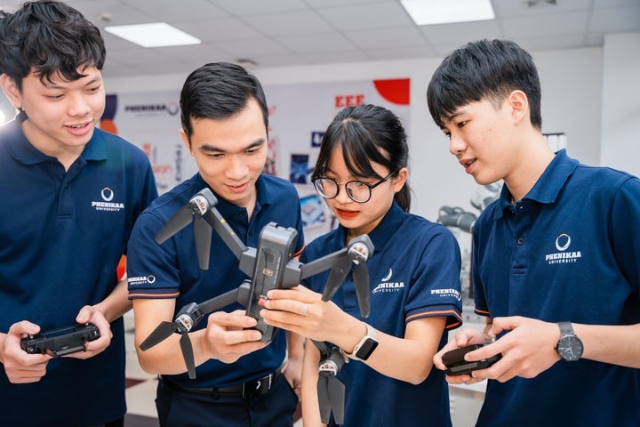 Từ phòng lab nhỏ đến sân khấu quốc tế: Hành trình bứt phá của nữ sinh công nghệ