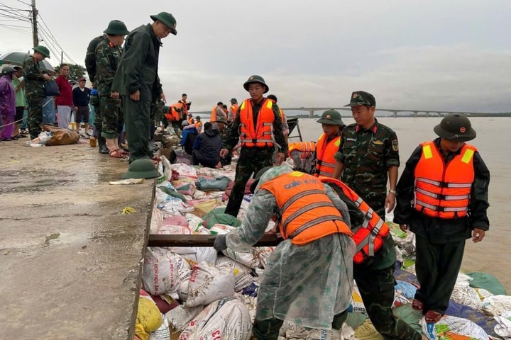 Đà Nẵng công bố tình huống khẩn cấp về sạt lở