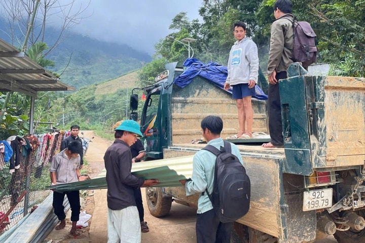 Hỗ trợ người dân sớm ổn định cuộc sống sau mưa lũ