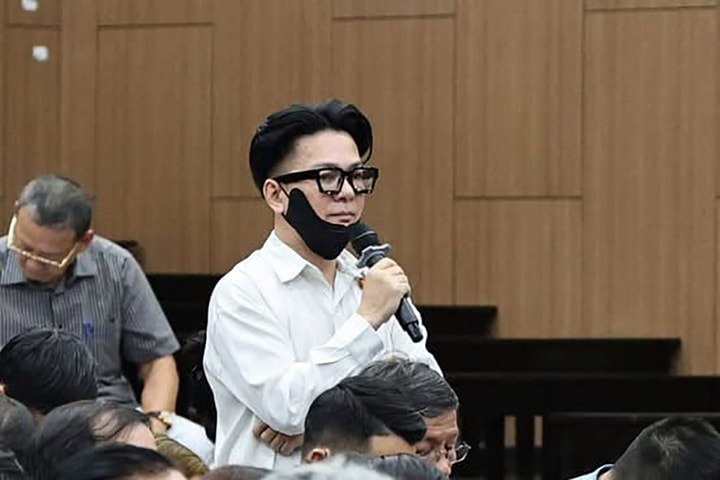 Án tù, phạt tiền với ca sĩ, thầy giáo vụ sòng bạc King Club