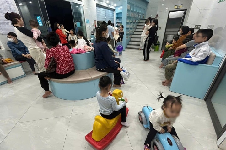 Những bệnh trẻ em thường mắc vào mùa nồm ẩm và cách phòng tránh