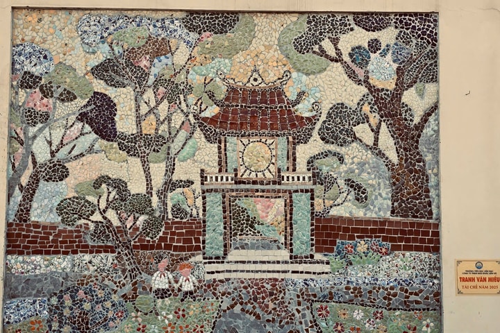 Bức tranh tái chế Văn Miếu - Hành trình sáng tạo và giáo dục xanh tại trường Tiểu học Liên Mạc