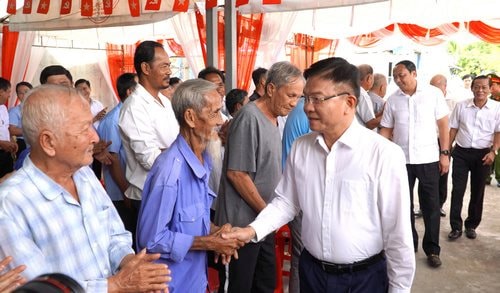 Phó Thủ tướng Lê Thành Long dự Ngày hội Đại đoàn kết toàn dân tộc tại An Giang