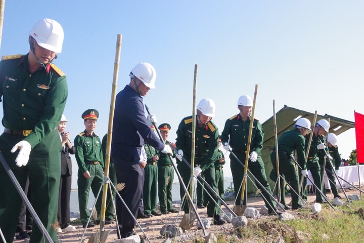 Bộ CHQS Hải Phòng động thổ dự án doanh trại và bến neo đậu cho Hải đội Dân quân