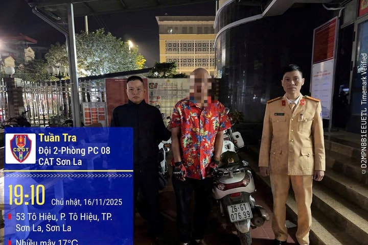 Người đàn ông tạt đầu ô tô khiến nhiều người dân hú vía