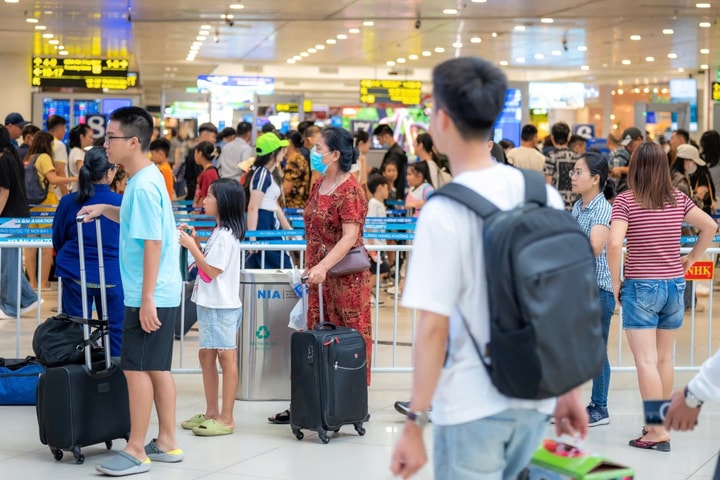 Tỷ lệ cất cánh đúng giờ toàn ngành hàng không chỉ đạt 64,9%