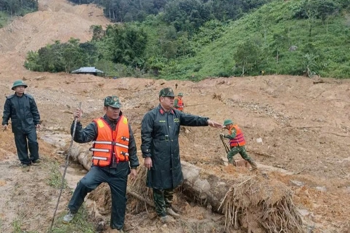 Phát hiện thi thể một nạn nhân trong vụ sạt lở núi ở xã Hùng Sơn