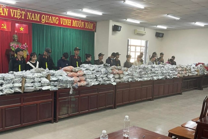 Đường dây tiêu thụ cần sa "Cô tiên thơm. Chuyên mùi" xuyên quốc gia bị triệt phá