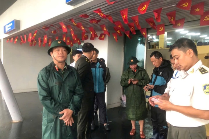 Quân khu 5 kiểm tra sân bay Tuy Hòa, sẵn sàng nhiệm vụ cứu hộ