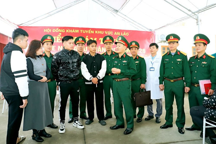 Kiểm tra công tác khám tuyển nghĩa vụ quân sự tại Hải Phòng