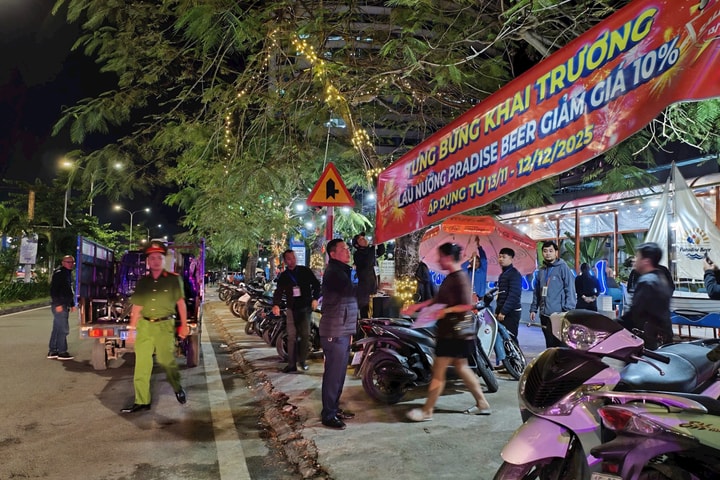 Hải Phòng: Kiểm tra, xử lý tình trạng đỗ xe gây ùn tắc trên đường Lê Hồng Phong