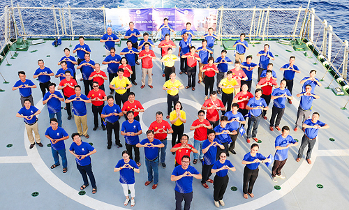 Vượt sóng cho đảo xa sáng đèn