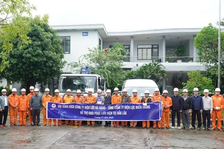 Huy động hơn 250 nhân lực và 40.000 công tơ khôi phục hệ thống điện