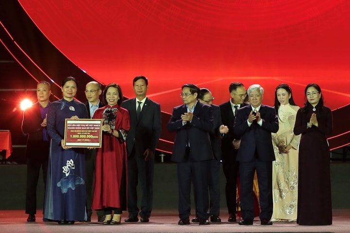 Thủ tướng Phạm Minh Chính: Đoàn kết, một lòng hướng về miền Trung