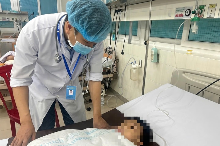 Người đàn ông ở Quảng Ngãi ôm hai cháu nhỏ nhảy cầu, một cháu tử vong