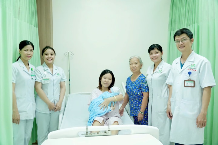 Cứu sản phụ bị vỡ tử cung hoàn toàn