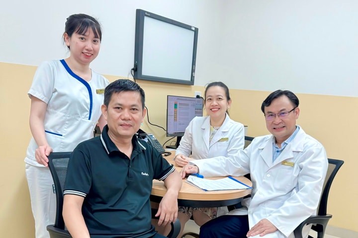 Kỹ thuật đặc biệt giúp người đàn ông tìm lại nụ cười sau hơn 1 năm bị co giật nửa mặt