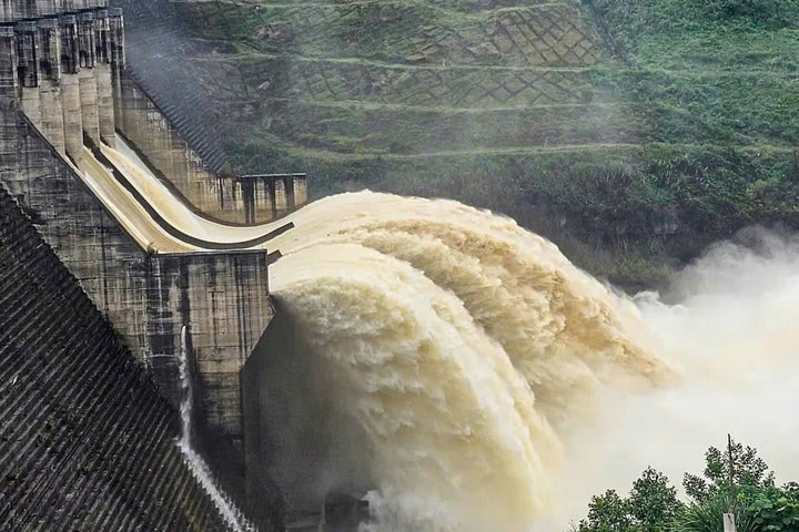 Điều tiết 5 hồ thủy điện để ứng phó mưa lũ