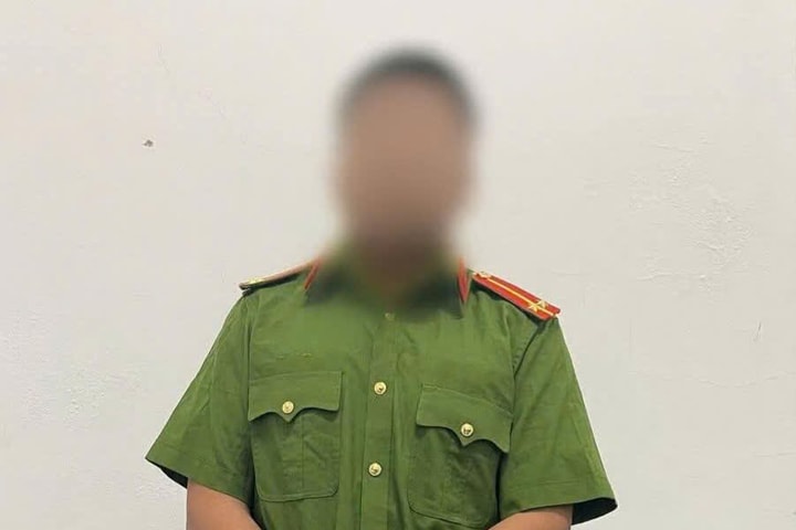 Xử phạt thanh niên sử dụng trái phép trang phục Công an