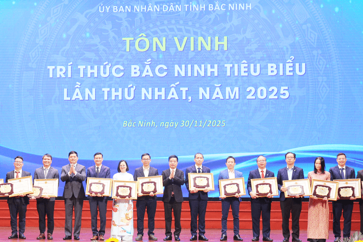 Bắc Ninh tôn vinh trí thức tiêu biểu năm 2025