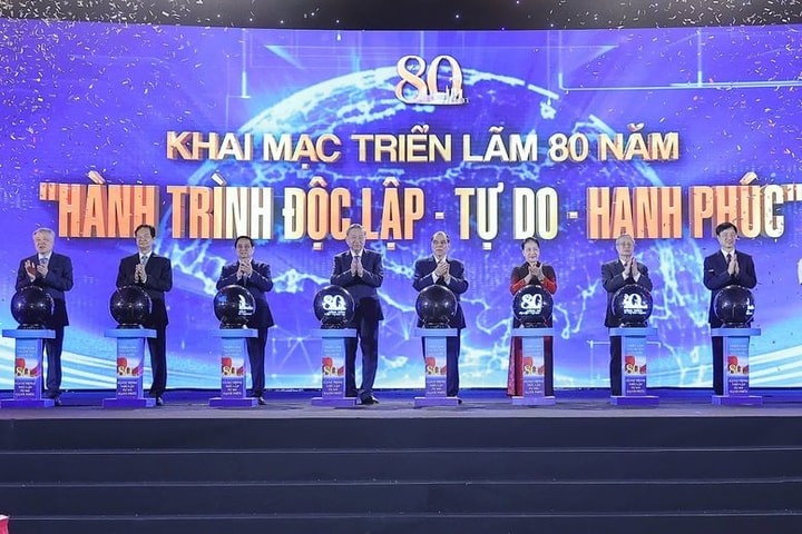 Thủ tướng yêu cầu khẩn trương chuẩn bị Lễ khánh thành, khởi công các dự án lớn chào mừng Đại hội XIV