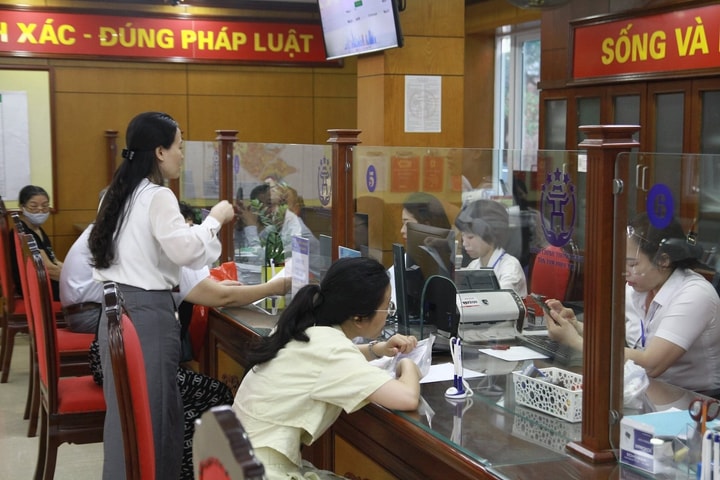 Bộ Nội vụ hướng dẫn ký hợp đồng lao động đối với vị trí công chức còn thiếu
