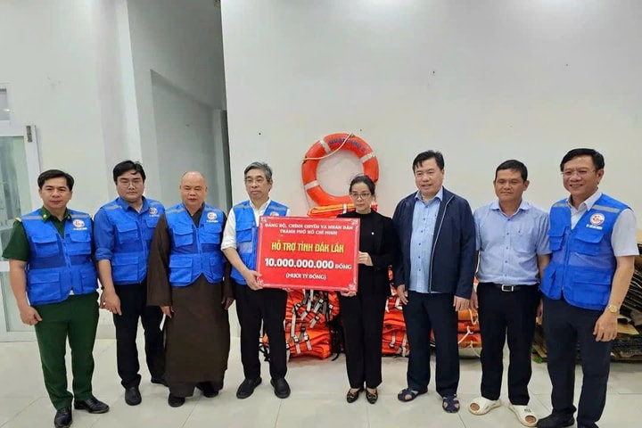 TP.HCM: Gần 46.000 lượt ủng hộ, hơn 4.700 tấn hàng hoá hỗ trợ vùng bão lũ