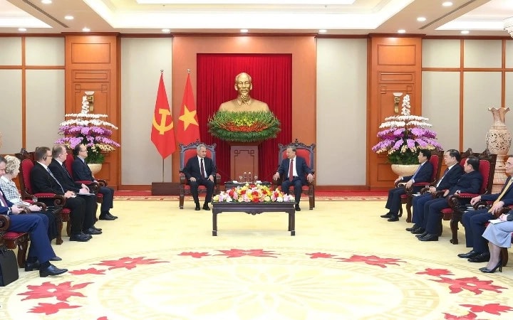 Tổng Bí thư Tô Lâm tiếp Thư ký Hội đồng An ninh Liên bang Nga